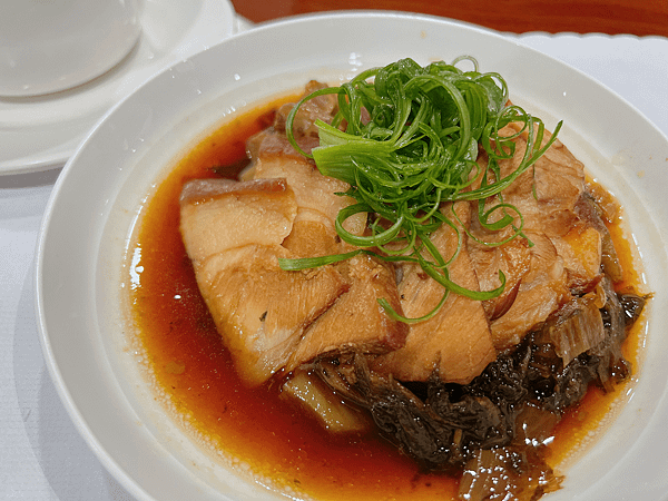 【宜蘭住宿】紫森林三富休閒農場～溪水抓蝦、餵食魚鴨、夜間生態