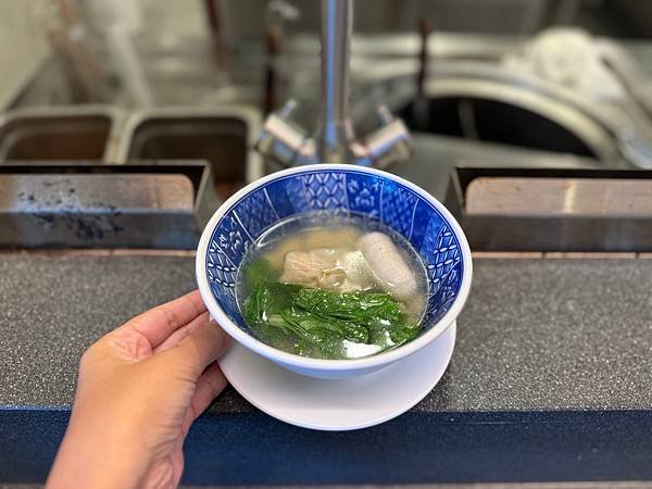 【團購】八里福朋喜來登酒店一泊二食，淡水河河景無邊際泳池、碳