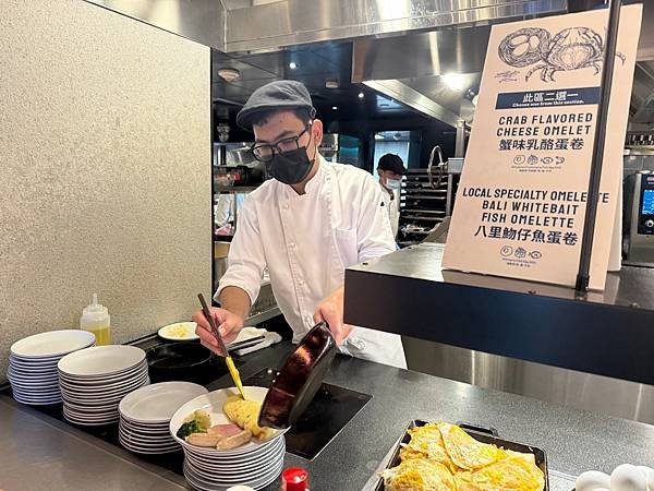 【團購】八里福朋喜來登酒店一泊二食，淡水河河景無邊際泳池、碳