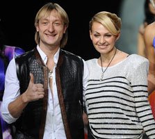 Plushenko-WifeYanaRudkovskaya-200910.jpg