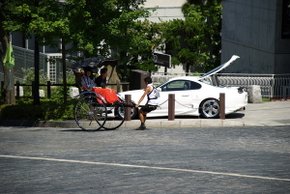 0720_166.人力車車夫也亮晶晶.jpg