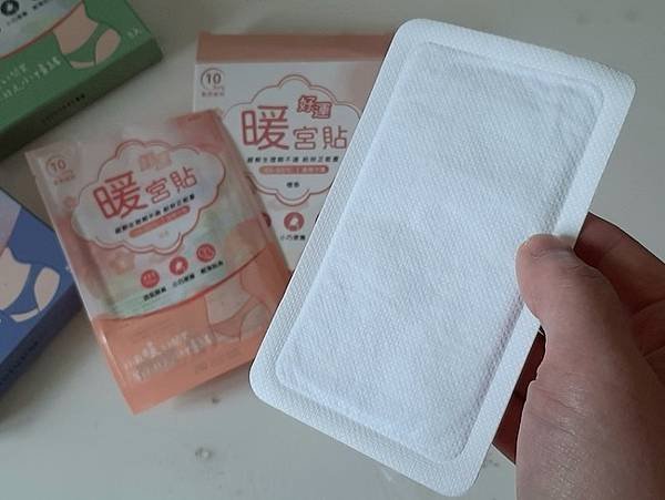 冬季貼身的暖男代表「必安住暖宮貼」不僅有精油香氛，還給我滿滿