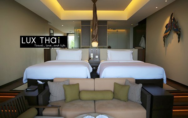 Deluxe Pool Suite