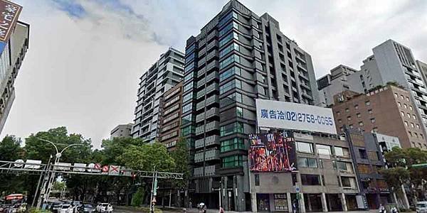 北市中山北路二段豪宅「中山富御」又出現賠售交易。圖翻攝自Google街景.jpg