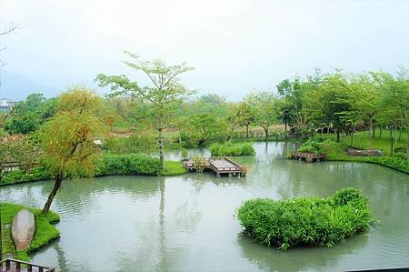 【宜蘭員山 | 景觀餐廳】坐享宜人景緻的景觀合菜餐廳☞八甲休閒魚場