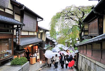 【日本京都 | 景點】著和服漫步在經典古都▹伏見稻荷大社 | 清水寺 | 地主神社 | 二三年坂 | 高台寺