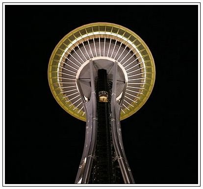 648px-SpaceNeedleTopAtNight_resize.jpg