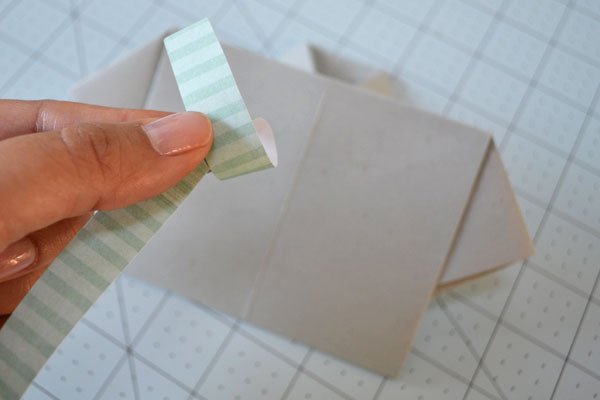 Shirt-card-looping-tie