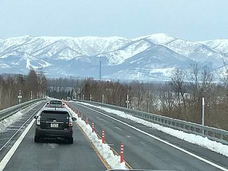 夏天可至富田農場賞薰衣草，秋天賞楓，冬天看雪，北海道旅遊前你