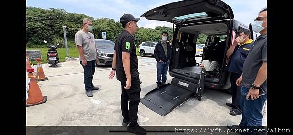 福倫交通皇冠大車隊全臺最大通用無障礙計程車車隊 (3).jpg