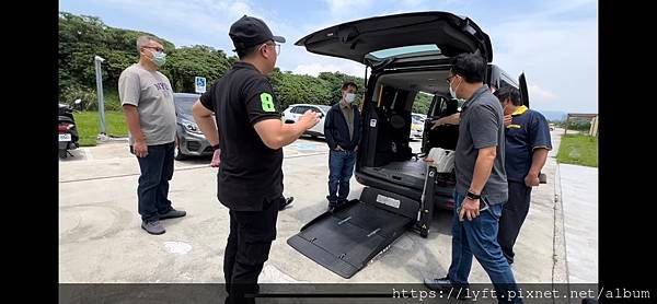 福倫交通皇冠大車隊全臺最大通用無障礙計程車車隊 (2).jpg