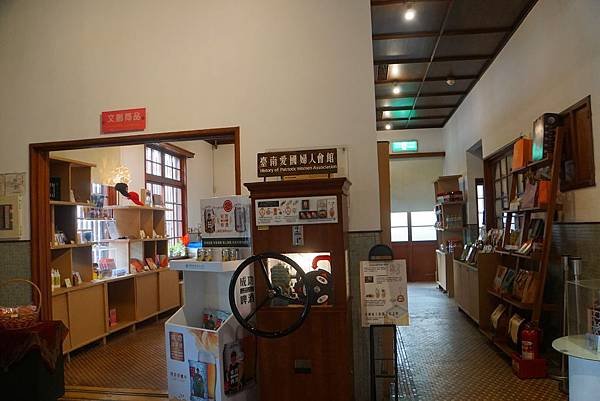 DSC09244-min.jpg