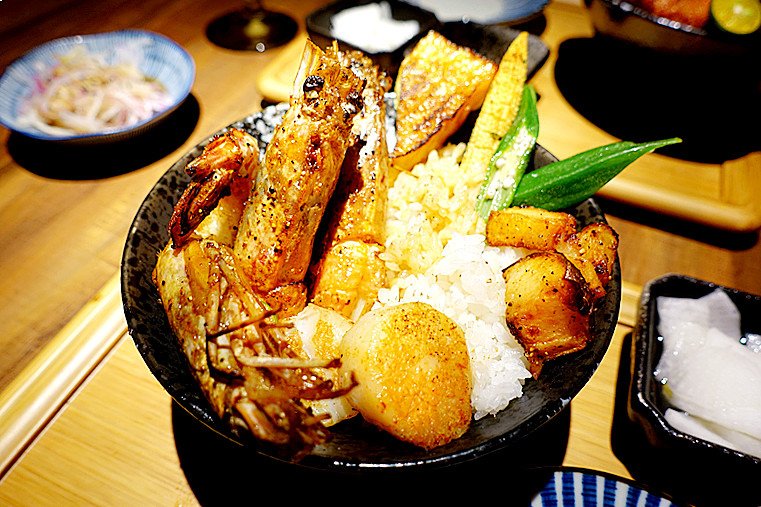 台中百貨美食推薦 - 大河屋 燒肉丼 燒烤