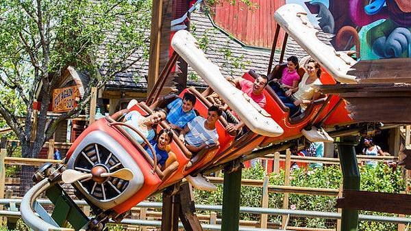 barnstormer-starring-great-goofini-gallery02.jpg