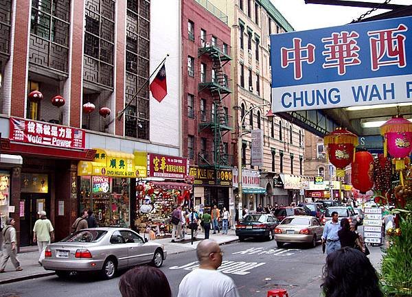 800px-Chinatown-manhattan-2004.jpg