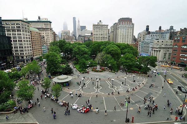 800px-1_new_york_city_union_square_2010.JPG