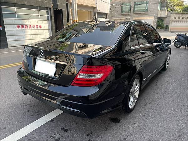 售2012年出廠黑色賓士W204 C250 1.8 AMG 