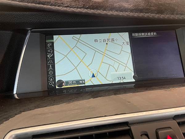 2013年出廠黑色總代理BMW 535i GT 3.0跑格旅