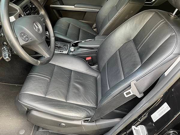 (已售出)2012年式黑色賓士GLK300 3.0透明賣車.