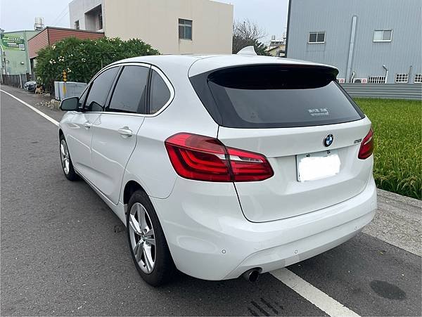 (已售出)2015年式白色總代理BMW F45 218i A