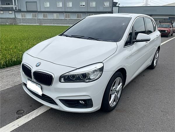 (已售出)2015年式白色總代理BMW F45 218i A