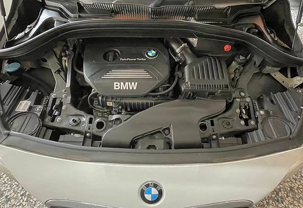 (已售出)2015年式白色總代理BMW F45 218i A