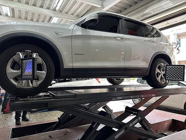 (已售出)2011年出廠白色BMW F25 X3 xDriv