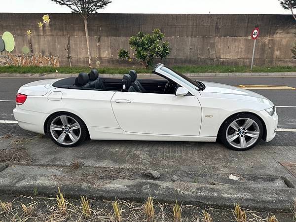 (已售出)稀有白色總代理BMW直六自然進氣 325i 硬頂敞
