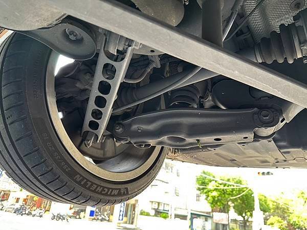 (已售出)稀有白色總代理BMW直六自然進氣 325i 硬頂敞