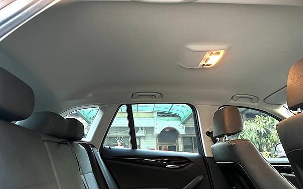 售2014年出廠黑色總代理BMW X1 sDrive18i 