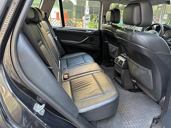 2013年出廠總代理黑色BMW E70 X5 xDrive3