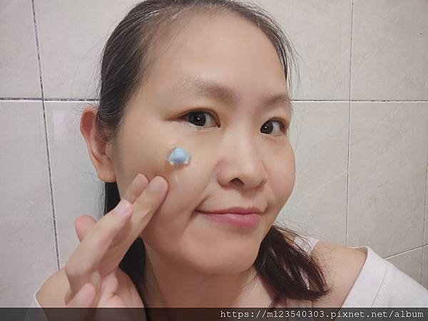 MEDITHERAPY藍水光保濕系列的藍水光保濕果凍凝膠及藍
