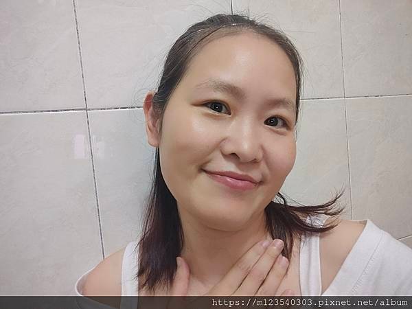 MEDITHERAPY藍水光保濕系列的藍水光保濕果凍凝膠及藍