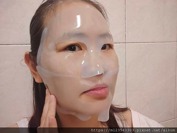 MEDITHERAPY藍水光保濕系列的藍水光保濕果凍凝膠及藍