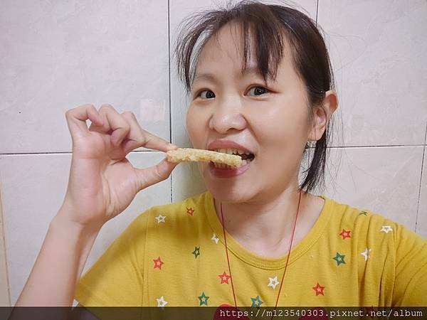 米製脆餅推薦超夯新餅乾鍋粑脆餅，是好吃的酥脆餅乾分享一口鍋
