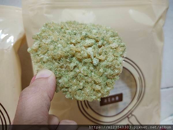 米製脆餅推薦超夯新餅乾鍋粑脆餅，是好吃的酥脆餅乾分享一口鍋