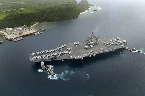 US_Navy_040819-N-0120R-074_USS_Kitty_Hawk_(CV_63)_enters_Apra_Harbor_for_a_port_visit_to_Naval_Forces_Marianas_Support_Activities,_Guam