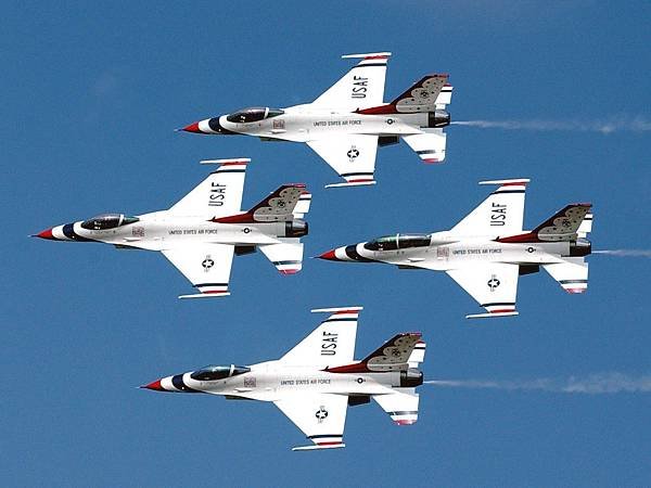 f16-thunderbirds-wallpaper-3