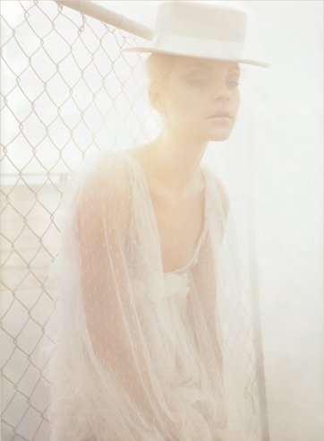 Harper&apos;s Bazaar Feb07 7.jpg