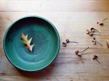 acorns,bowl,leaf,photography,table,turquoise-a0f142e67c2d2e3437e498186a26a7ee_h.jpg