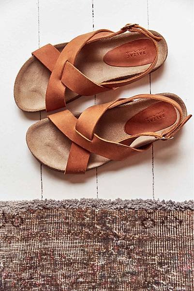 av18_-_sandales_moreau_camel.jpg