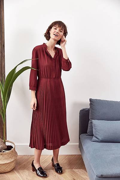 ma18_-_robe_gwendoline_bordeaux_et_escarpins_franc_oise_noirs_vernis_retouche.jpg