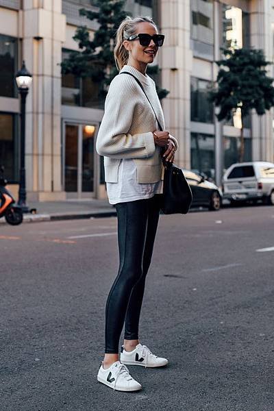 #01 (1).jpg