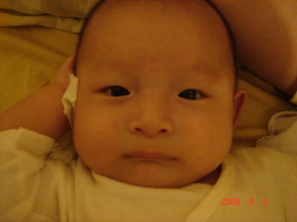 20090904睡覺哀哀叫-1
