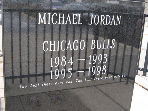 Michael-Jordan-statue2