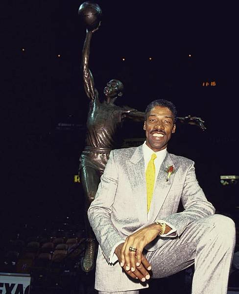 Julius-Erving-statue