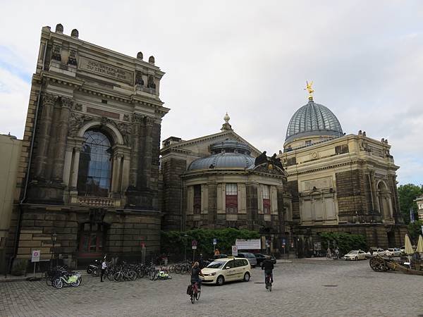 交通博物館_藝術院_軍事博物館.JPG