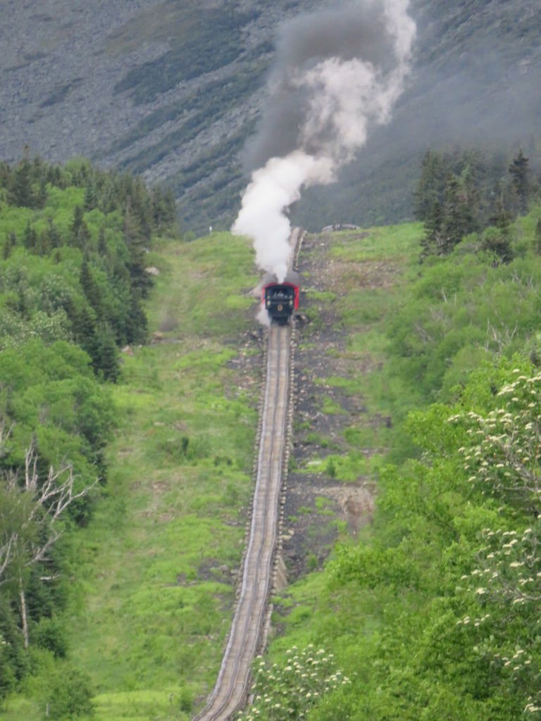 蒸汽火車上山.JPG