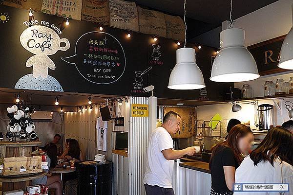 【Ray Cafe】早餐。咖啡。比利時鬆餅。東區下午茶。戶外咖啡座。捷運忠孝敦化美食.JPG