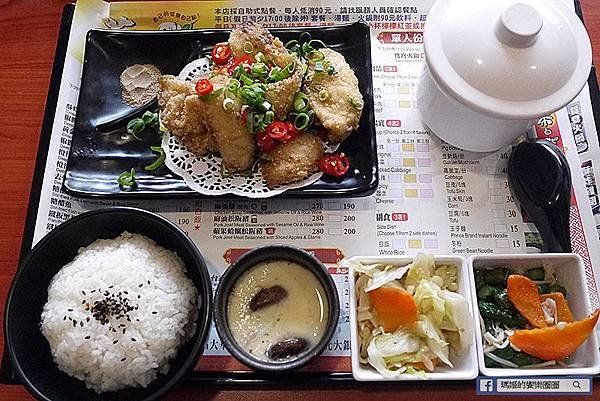 新北林口【茶自點複合式餐飲林口長庚店】飽足好吃高CP值套餐！聊天泡茶厚所在。林口長庚美食推薦。捷運長庚醫院站美食